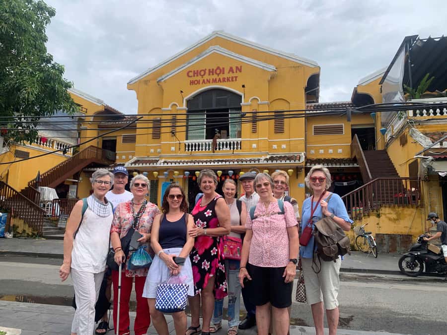Ba Tran: Hoi An Basket Boat Ride in Water Coconut Forest - The Interactive Part: Spinning, Singing, Dancing, and Net Throwing