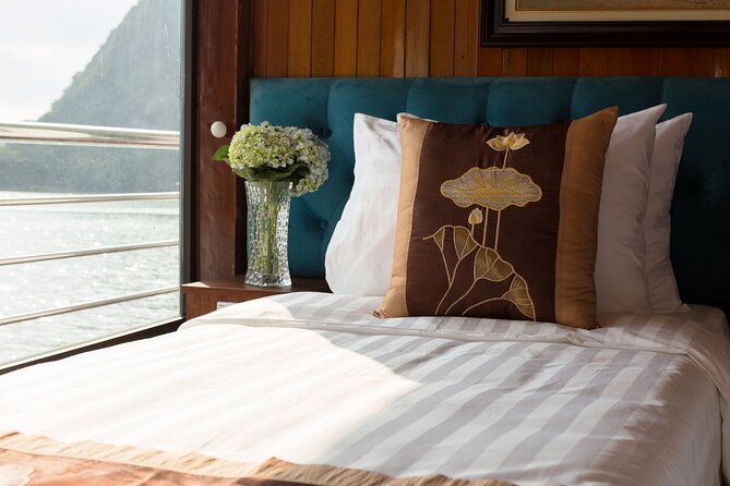 CozyBay Boutique 2D1N Kayak, Swiming ,Titop, Cave, Expressway way - Your Overnight Cabin: A/C Comfort, But Check Expectations