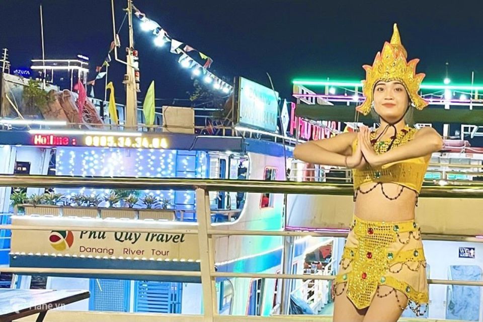 Da Nang: Han River Local Cruise by Night - Dragon Bridge at 9PM: fire, water, and the moment traffic goes quiet
