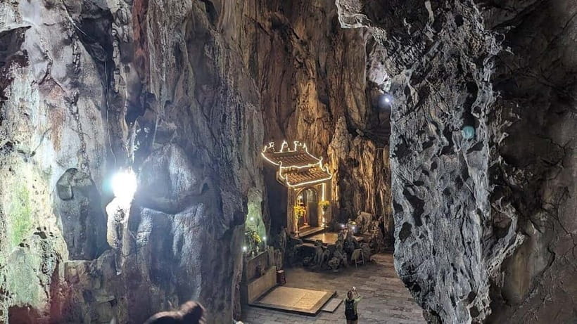 DaNang/HA: Lady Buddha, Marble Mountain & Am Phu Caves Tour - Guides are the real differentiator: jokes, clarity, and photo help