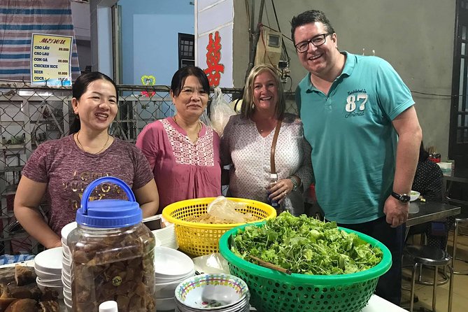 Evening Walking Food Tour, folk game and lantern boat - Stop-by-Stop Food Plan: Bánh Mì, Cao Lầu, and White Rose Dumplings