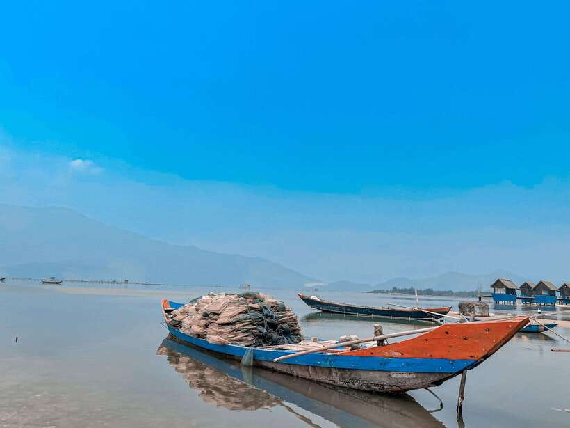 From Hue: Hoi An Bus Transfer with 4 Sightseeing Stops - The big practical catch: Hoi An drop-offs and vehicle road rules
