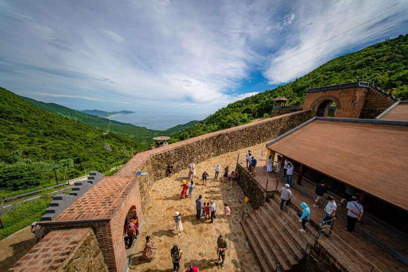 From Hue: Hoi An Bus Transfer with 4 Sightseeing Stops - Stop 1: Thanh Toan Bridge and its tiled-roof charm
