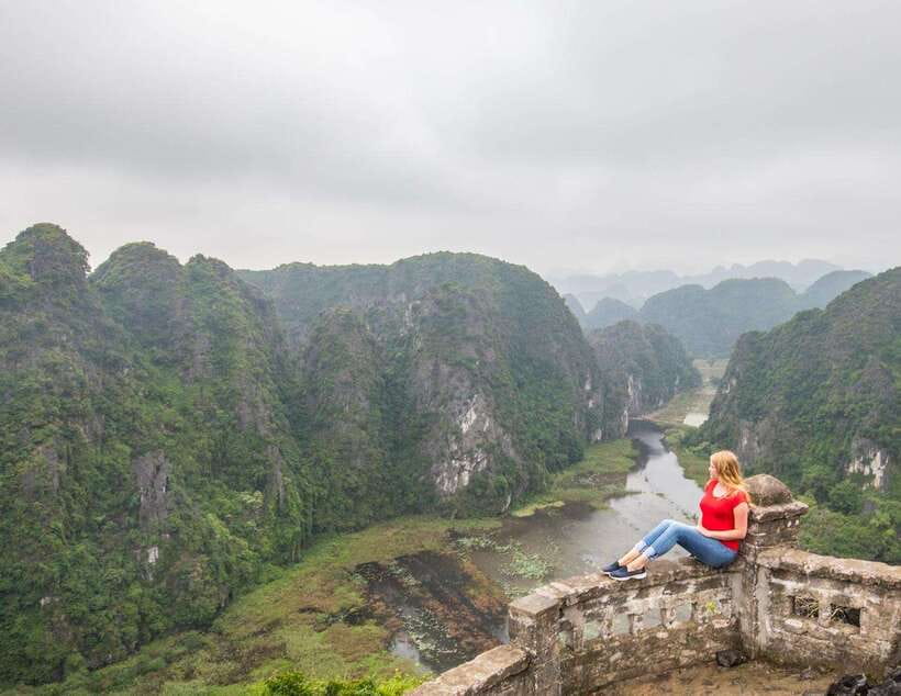 From Ninh Binh: Hoa Lu, Bai Dinh, Trang An, & Mua Cave Tour - Hoa Lu Temple: Vietnam’s ancient capital, in a focused visit