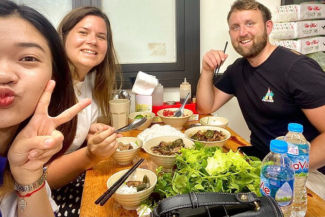 (Group/Individual) HANOI STREET FOOD TOUR - Hoan Kiem Lake start: the calm before the noodles