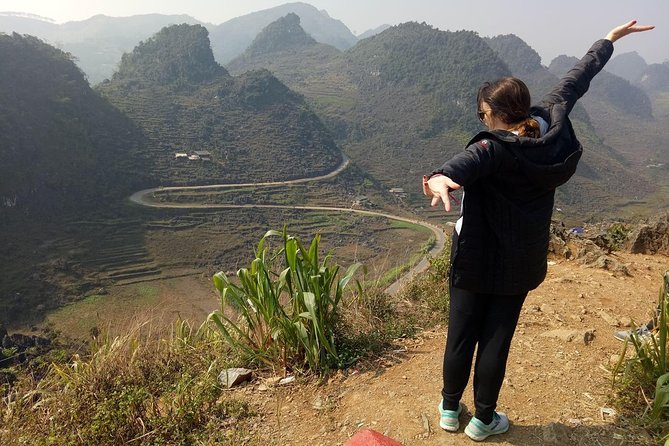 Ha Giang loop 3 or 4 Days, Small Group Tour (within easy riders) - Day 1: Quan Ba Heaven Gate, Ha Giang Town stops, and Du Già waterfall