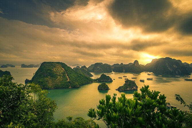Ha Long Bay Cruise Day Tour-Cave, Kayaking,Ti top island & Lunch - Tuan Chau Island and the moment you switch gears