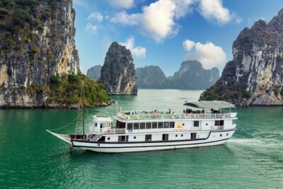 Halong Bay 2 Days 1 Night Traditional Boat - Day 1: Sung Sot Cave and Ti Top Island without the all-day grind