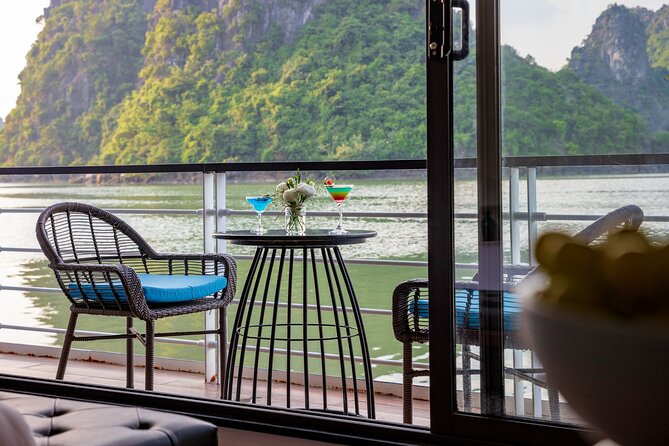 Halong Bay Cruise 2 days 1 night from Hanoi included transfer - Boat size, crew service, and what you should watch for