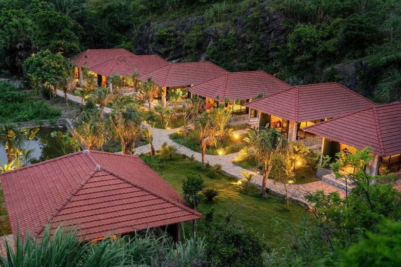Hanoi: 3-Day Ninh Binh Trip and Ha Long Bay 5-Star Cruise - Day 2 Ha Long/Lan Ha: Caves, Kayaking, and Onboard Life