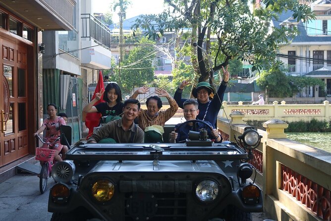 Hanoi City Tour Highlight, Train Street Combine visit Countryside - Train Street (Duong Tau) in 45 minutes: photos, coffee, and timing