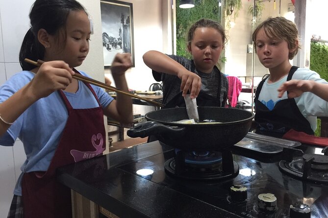 Hanoi Cooking Class and Market Tour in Ancient House - The meal: lunch/dinner plus a little Hanoi in your cup