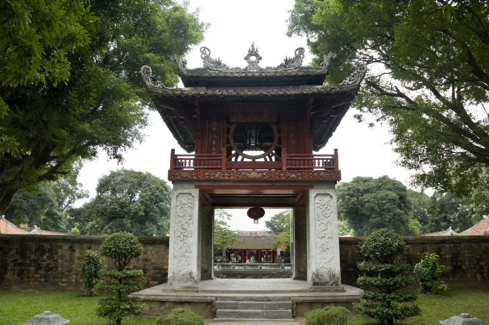Hanoi: Food, Culture, Sightseeing and Fun – Army Jeep Tour - Water-Edge Hanoi: West Lake and Trúc Bạch Village Contrasts