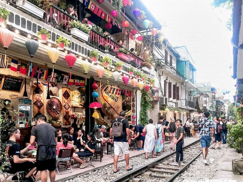 Hanoi: Guided Food Tour with Train Street Visit - Train Street safety: pick your spot like it matters