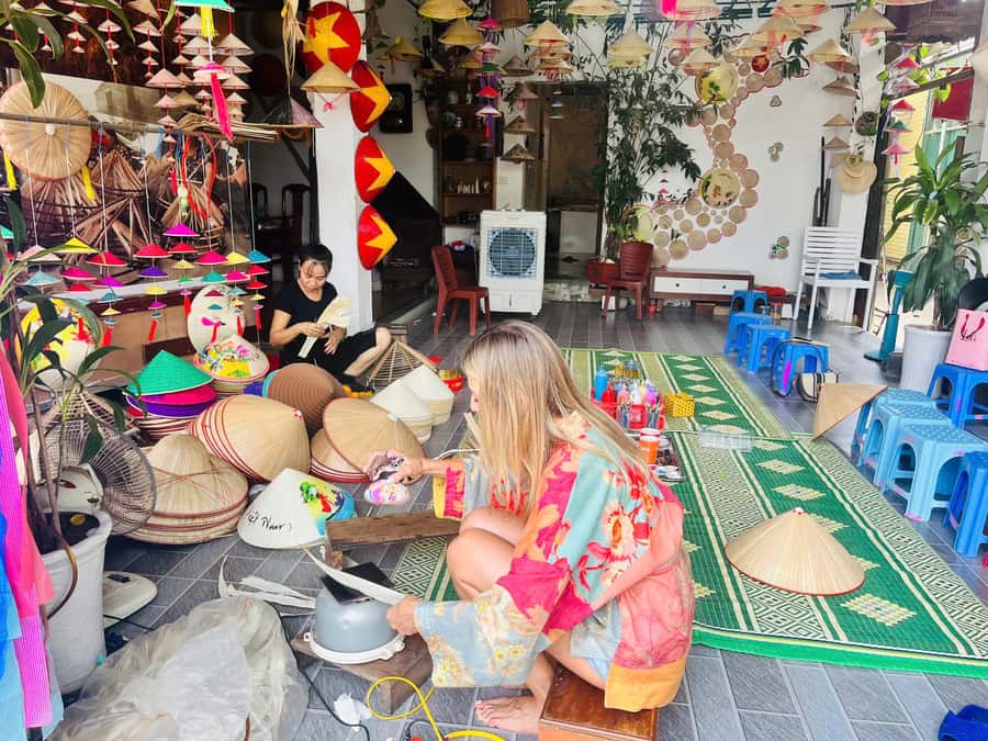 Hanoi: Incense Village, Hat, Lacquer, & City Highlights Tour - Lacquer village on the full-day option: slow art, quick access to try it