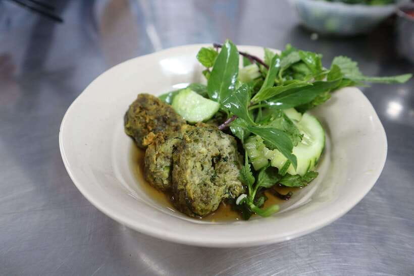 Hanoi: Michelin Guide Street Food Walking Tour - Who this tour suits best, and who should skip it