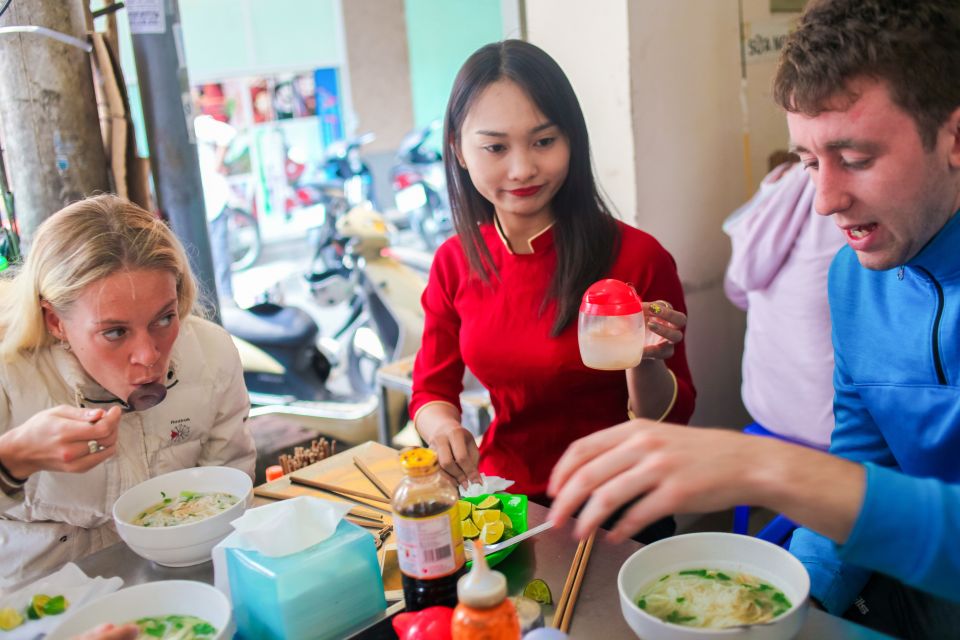 Hanoi: Small-Group Street Food Walking Tour - Navigating tight streets with an English guide who keeps you together