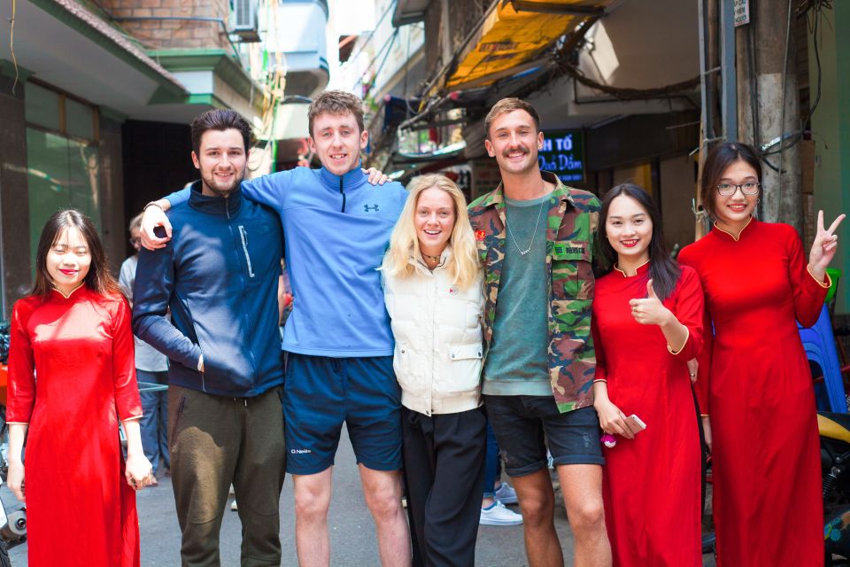 Hanoi: Small-Group Street Food Walking Tour - Vegetarian options and food expectations you should set upfront