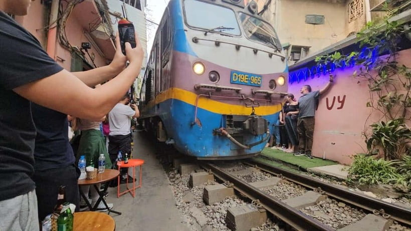 Hanoi: Street Food Tour with Train Street and Old Quarter - Old Quarter Walking: Getting Your Bearings in Hanoi’s Real Alleys
