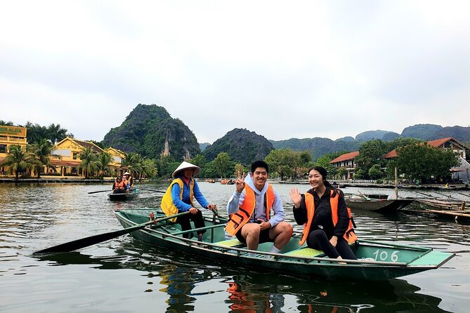 Highlight Ninh Binh Full Day Tour Tam Coc Boat, Mua Cave, Hoa Lu - A One-Day Ninh Binh Hit List from Hanoi