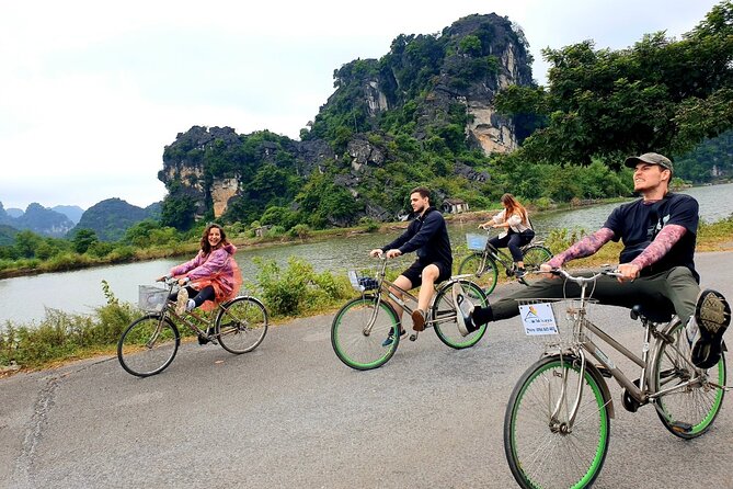 Highlight Ninh Binh Full Day Tour Tam Coc Boat, Mua Cave, Hoa Lu - Stop 3: Mua Cave Stairs, Dragon View, and the Hike Payoff