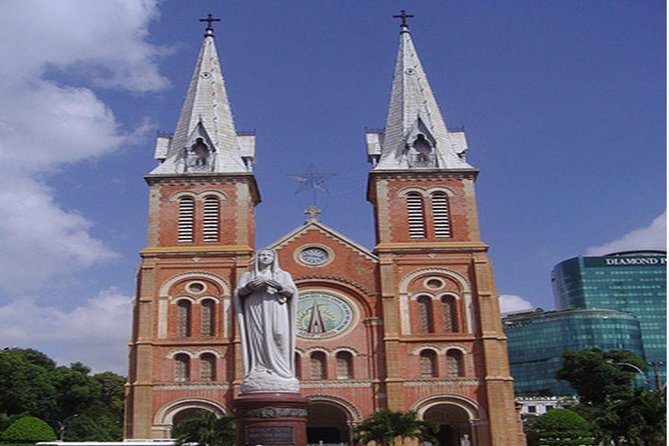 Ho Chi Minh City private full-day tour with Lunch included - Lunch included: one less thing to plan during a fast day