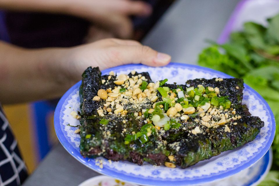 Ho Chi Minh City: Private Street Food Evening Walking Tour - Night Flower Market Finale: Dessert, Lotuses, and a Slow Walk Out
