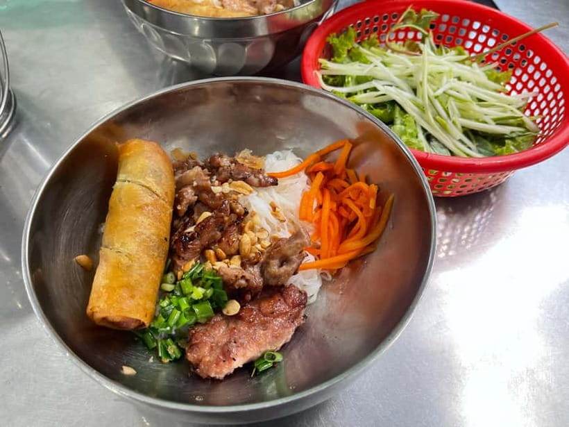 Ho Chi Minh City: Super Niche Walking Street Food Tour - District Stops: Ho Thi Ky Food Street, District 10, and the Secret Stop
