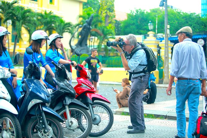 Ho Chi Minh Night Tour by Motorbikes with Female Rider | KissTour - Stop 3: Hồ Thị Kỷ Flower Market and the Street Food Follow-Up