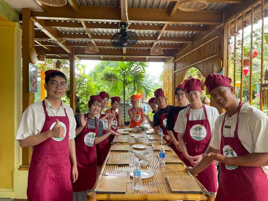 Hoi An: Basket Boat with Lantern-Making & Cooking Class Tour - Your Meal and Timing: A Lunch That Can Replace Dinner