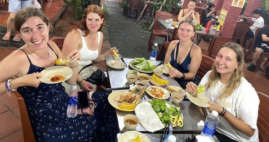 Hoi An food tour - Family restaurants and local guides: what you actually gain
