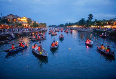 Hoi An : Hoai River Boat Trip by Night and Floating Lantern - Meeting at the Kazimierz Kwiatkowski bust: the stress-free start