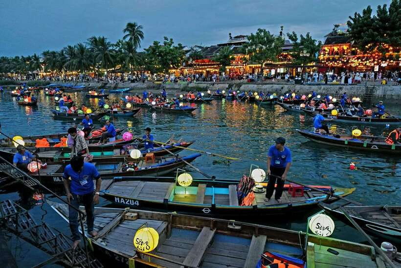 Hoi An: River Lantern Boat Experience with Free 5G eSIM - Quick Hit Points