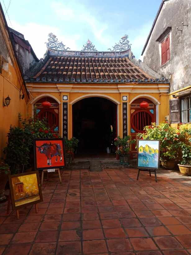 Hoi An: River Lantern Boat Experience with Free 5G eSIM - Meeting at 153 Trần Phú (and Getting Started Without Stress)