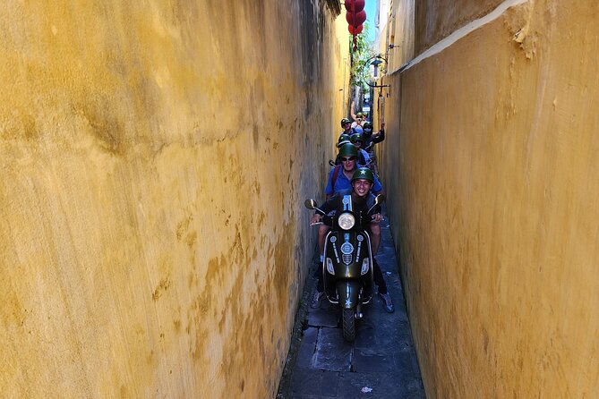Hoi An Vespa Tours: Hoi An Highlights and Hidden Gems - Tra Que Vegetable Village: countryside time without the long transfer