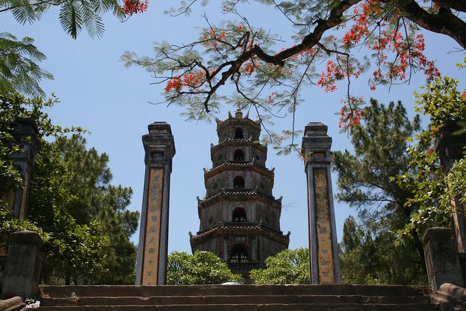 Hue City and The Citadel via Hai Van Pass Daily Small Group Tour - Lang Co Beach: a calm bay break under the pass