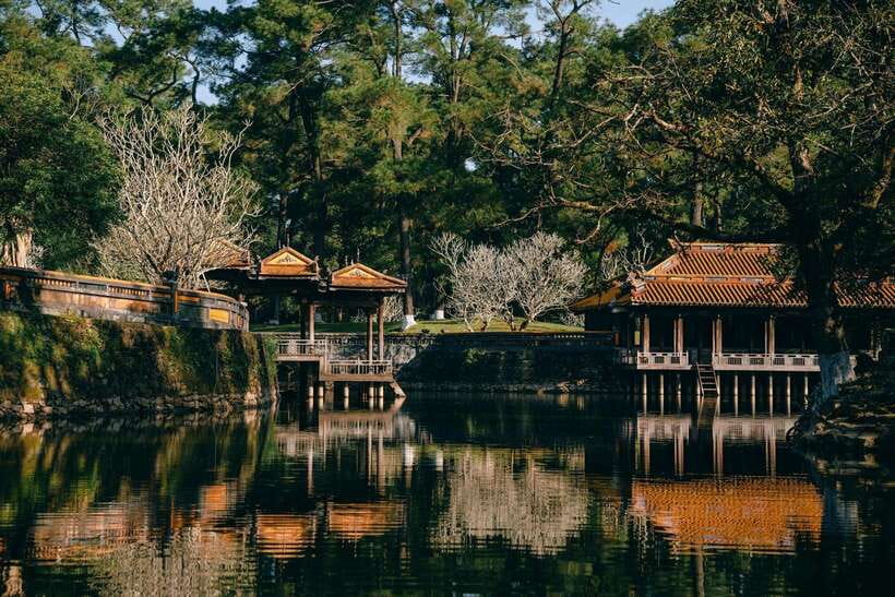 Hue :Exploring Royal City with Multi Options and Dragon Boat - Imperial City: the Nguyen kings’ working world (not just a monument)