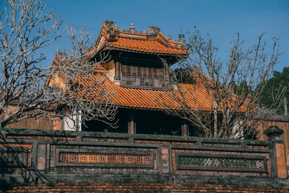 Hue :Exploring Royal City with Multi Options and Dragon Boat - Thien Mu Pagoda and the river start: why the dragon boat changes the day
