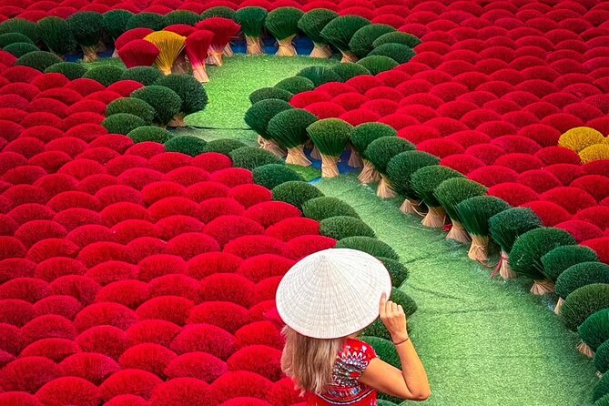 Incense Village Small Group of 9 Tour From Hanoi to Ninh Binh - Guide quality and group size: what to expect from the day’s flow