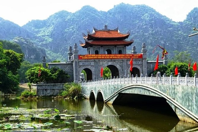 Luxury Ninh Binh: Hoa Lu - Mua Cave - Tam Coc Day Tour from Hanoi - The Sampan Ride Through Hang Ca, Hang Hai, and Hang Ba