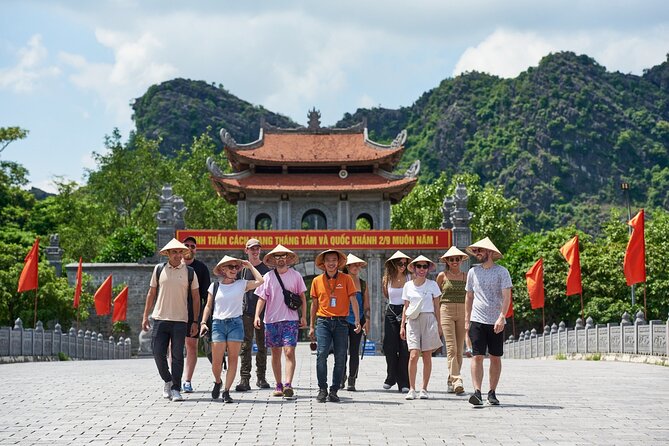 Ninh Binh Day Trip: Hoa Lu-Trang An/Tam Coc-Mua Cave-Cycling-Boat - A Fast-Filling Day in Ninh Binh: what this route does best