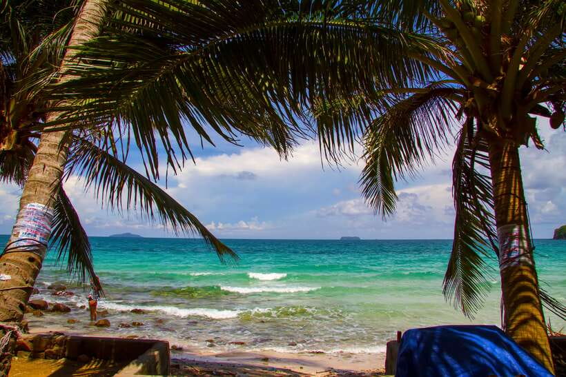 Phu Quoc: 3 Island Tour by Boat with Guide - Stop 2: Gam Ghi coral reef swim with crowd and conditions in mind