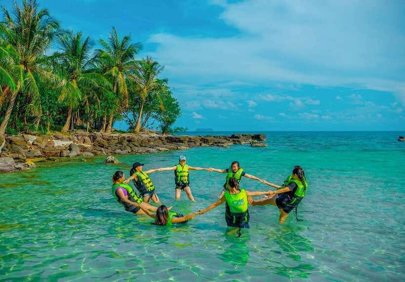 Phu Quoc: Cable Car Ride and 3 Islands Boat Tour with Lunch - Thom Island and Aquatopia water park: slides, games, and a big chunk of time