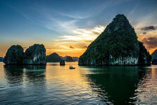 Private Ha Long bay day trip(From Hanoi city or Halong harbour) - A one-day Ha Long plan that fits a busy Hanoi schedule