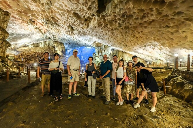 Private Ha Long bay day trip(From Hanoi city or Halong harbour) - Food, drinks, and what to pack for a long day on the water