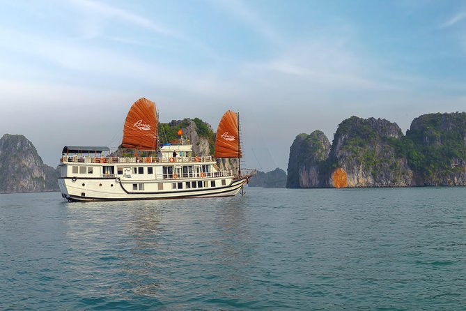 Renea Cruises - BEST Small Boat in Bai Tu Long & Halong Bay - Hanoi to the bay: comfort on the long ride