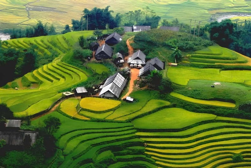 Sapa 1 Day Long Trek: Trek to Hau Thao and Sa Seng Villages - Lunch at a family-run restaurant: A break that also teaches context