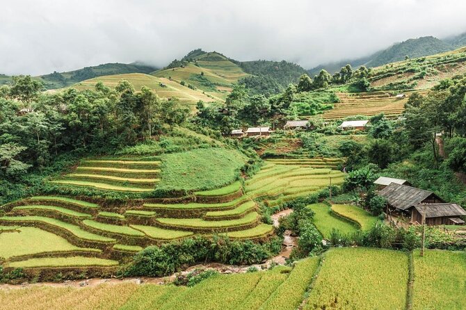 Sapa 2 Days 1 Night From Hanoi - Overnight in Ta Van Village - Getting from Hanoi to Sapa: early start, comfort breaks, and WiFi