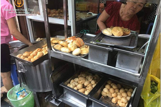 Tasting 8 Different Hanoi Street Foods at Noon Time - A 3-Hour Hanoi Lunch That Gets You Eating Fast in the Old Quarter