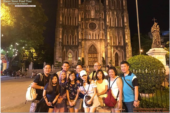 Tasting 8 Different Hanoi Street Foods at Noon Time - Dessert and Water: The Sweet Finish That Keeps the Walk Worth It